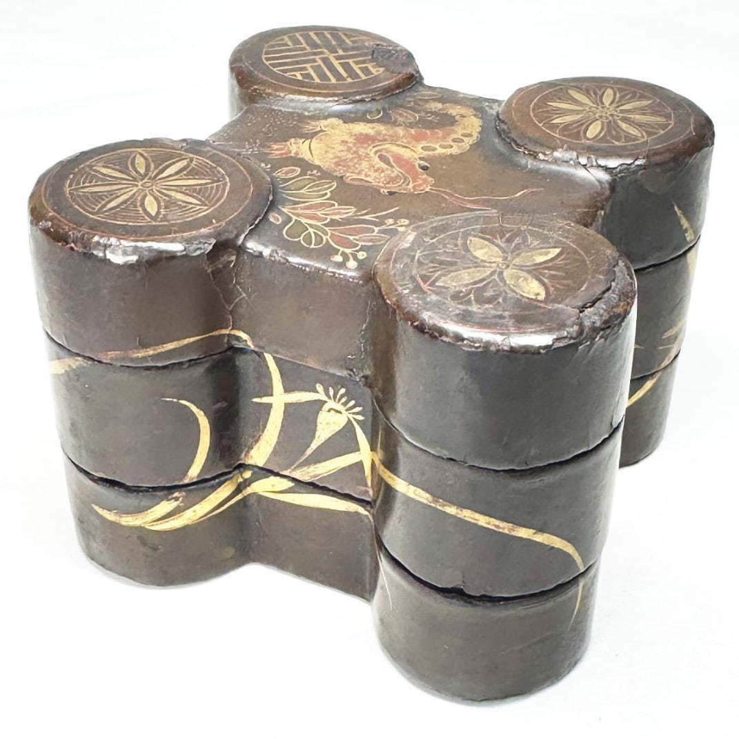 Ming Dynasty Late to Early Qing Dynasty Painted Wood Double-Layered Small Box, Decorated with Rare: Product Name: Rare Animal and Floral Pattern Double-Layer Wooden Decorative Box (Lacquerware) from the Late Ming to Early Qing Dynasty. Dimensions: Approximately 8.5 cm (W) x 6.2 cm (H) x 8.5 cm (D) W