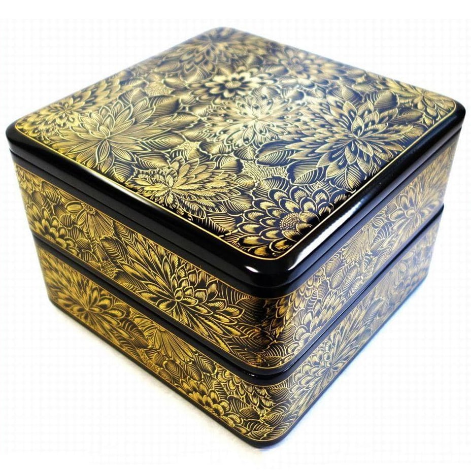Wajima lacquerware, double-layered bento box, with gold inlaid chrysanthemum pattern. (1 of 14)
