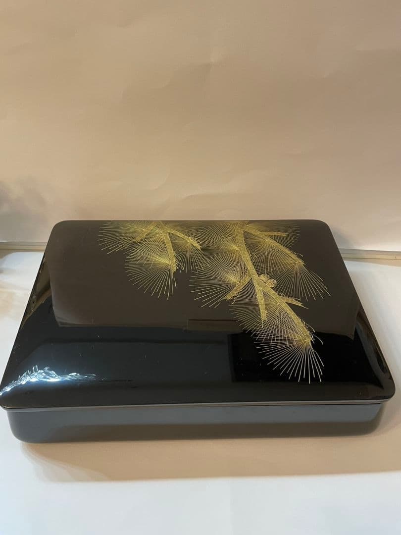 Wajima lacquer document box, decorated with gold leaf patterns. - 4
