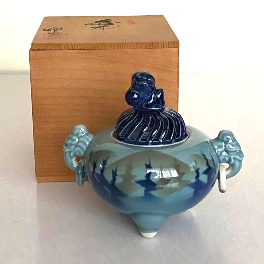 Incense burner, Kutani ware, Asahi-yama style, lion ear and elephant ear design.: Incense burner, Kutani ware, Asahi-yama style, lion ear and elephant ear design.
