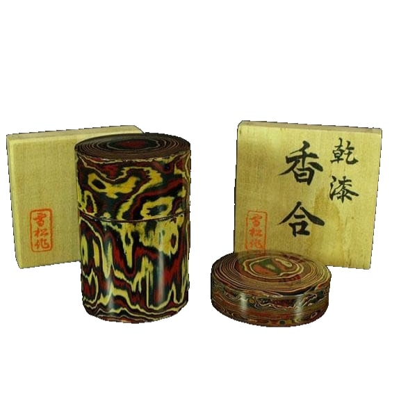 Lacquerware, colored lacquer, tea set, incense box, made from cedar, original packaging box, brand: Lacquerware, colored lacquer, tea set, incense box, made from cedar, original packaging box, brand new and unused. Dimensions: Tea cup diameter 7 cm, height 10 cm; Incense burner diameter 7.5 cm, heig