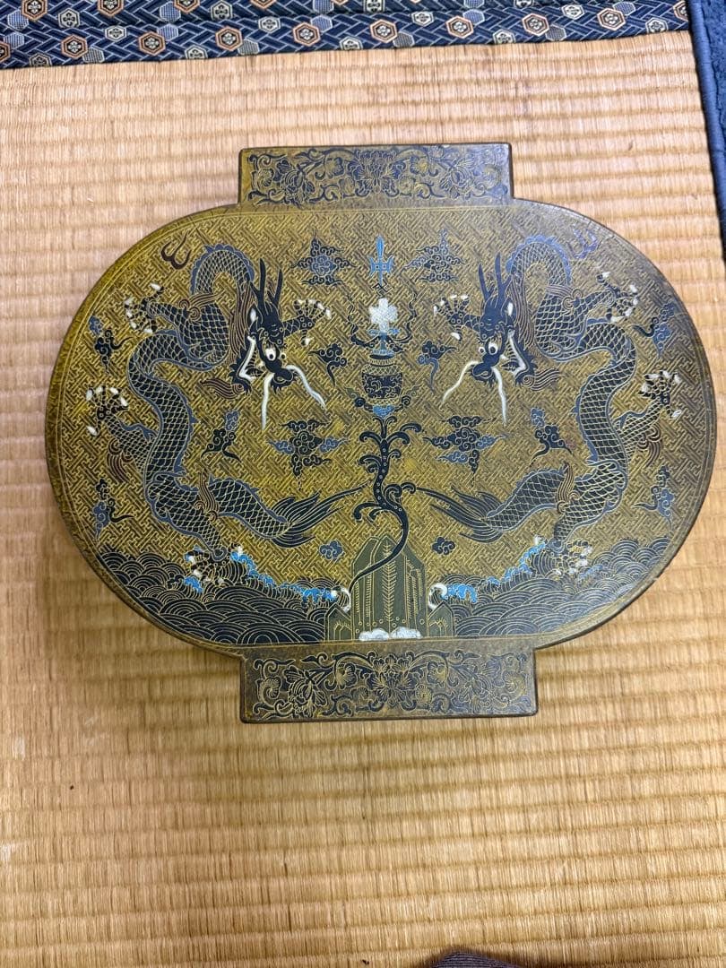 Dragon-Pattern Lacquer Document Box - 2