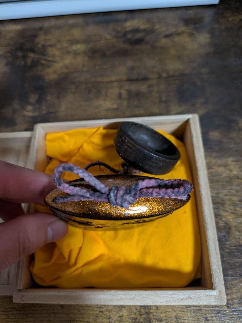 Lacquerware with a tortoise shell pattern, small container. - 4