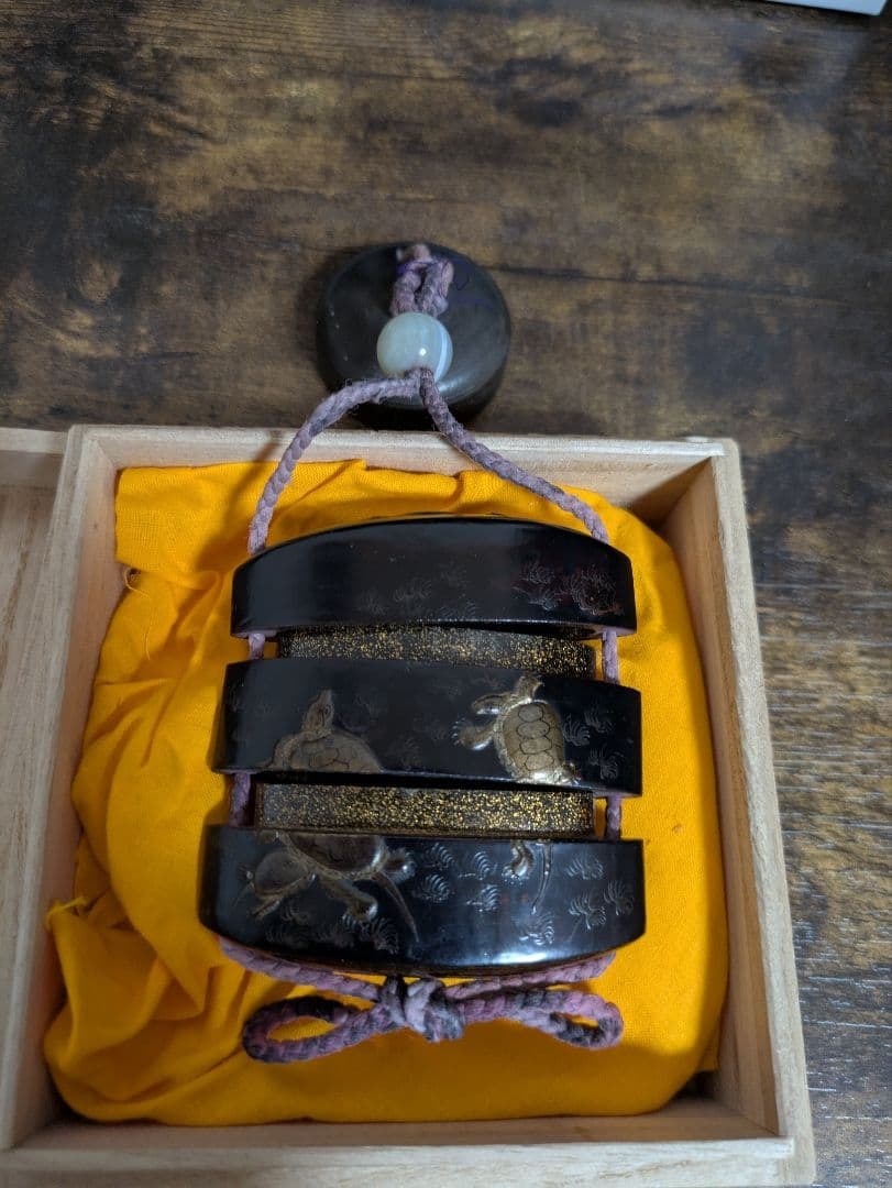 Lacquerware with a tortoise shell pattern, small container. - 6