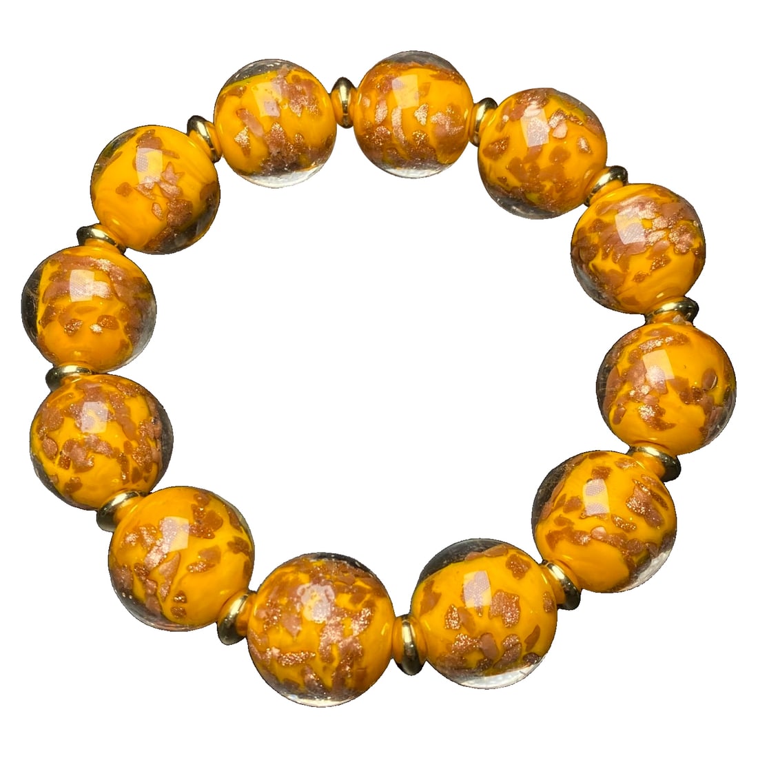 Glass Flower Bracelet: Flower Glass Bracelet Size: 18mm x 12 beads Glass has been exclusively used by the imperial court since ancient times. Not only that, glass is also revered in Buddhism as one of the "Seven Treasures o