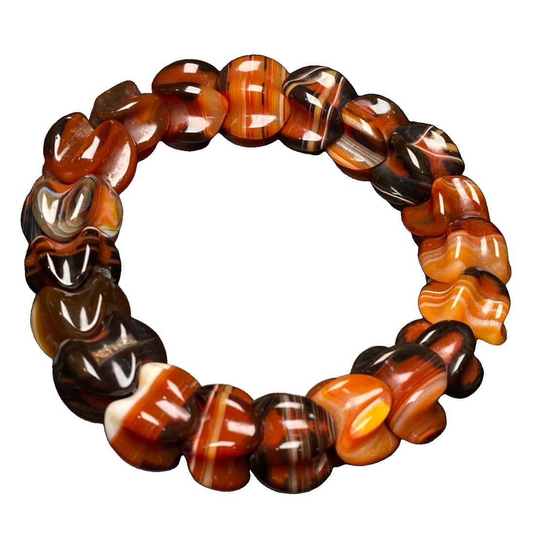 Agate bracelet: Agate Bracelet Size: 16x10 mm x 20 pieces It can balance positive and negative energy, eliminate mental tension and stress. It maintains the harmony of body and soul, enhances love and loyalty, and al