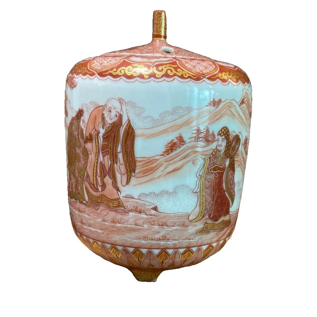 Fukushima Chikuzan, Red Lacquer Incense Burner "Three Laughs in Tiger Valley," Kutani Sano Kiln.: Fukushima Chikuzan, Red Lacquer Tiger Valley Sanxiao Incense Burner, Kutani Sano Kiln Dimensions Height: 12.2 cm, Diameter: 8.8 cm Weight Main body approximately 306 g Condition This item is brand new