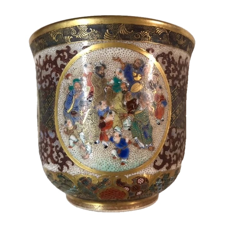 Satsuma ware: This Satsuma ware porcelain features a remarkably exquisite and intricate design. This piece appears to have been created around 1887 (Meiji 20), having been taken to Europe before returning to Japan.