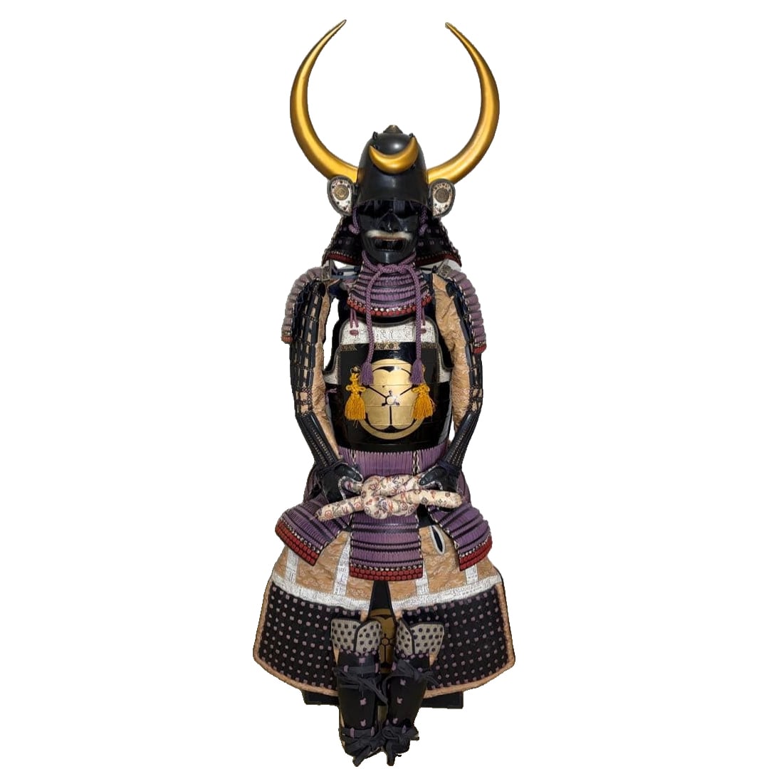 Wearable life-size glowing ninja armor: Marutake Industries, designed by Yamamoto Kansuke, black and: This is a genuine armor crafted by Marutake Sangyo Co., Ltd., modeled after Yamamoto Kansuke. This coat features black and purple lace and striking large golden horns, possessing an undeniable