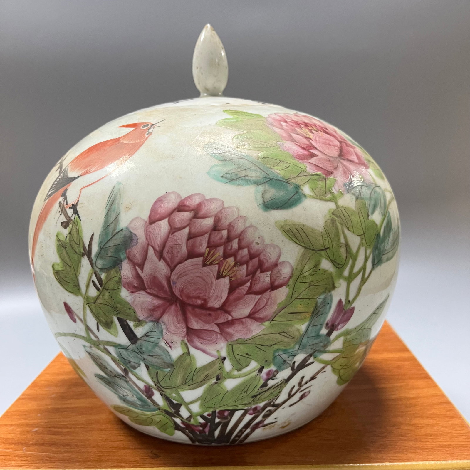 Qing Dynasty Ding Si Summer Month Flower and Bird Poem Rhyme White Porcelain Covered Jar: A Qing Dynasty (Ding Si year) summer white porcelain covered jar with floral and bird motifs and poetic imagery, 23 x 21 cm.The jar features a well-balanced composition of floral and bird motifs, with