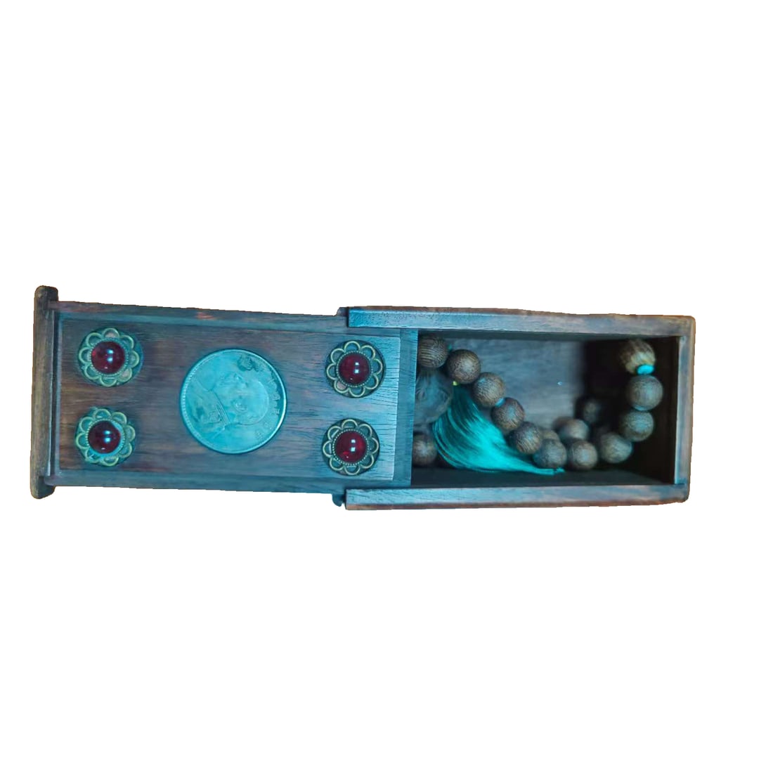 Qing Dynasty Agarwood Bracelet: Agarwood bracelet from the Qing Dynasty, 1.5 cm in diameter, lightly scented, well preserved
