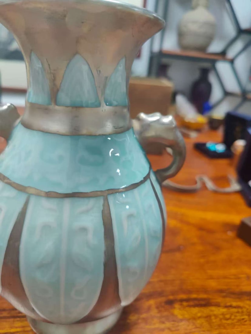 Celadon vase - 2