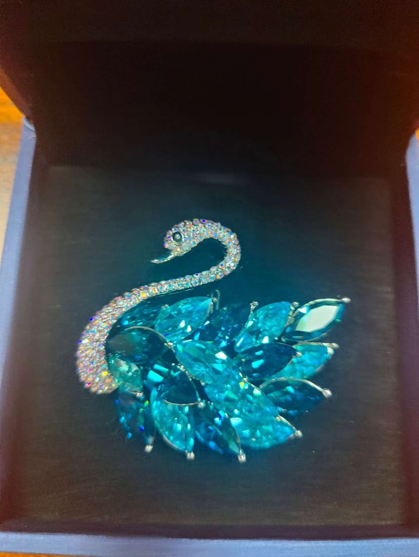 Designer brooches - 6
