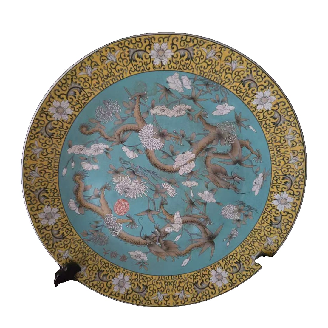 Private Collection of Qing Dynasty Yongqing Changchun Appreciation Plate: A privately owned Qing Dynasty "Yongqing Changchun" commemorative plate, with a thick patina, clear signs of age, and natural aging. Well-preserved. The consignor states that it was part of his grandf