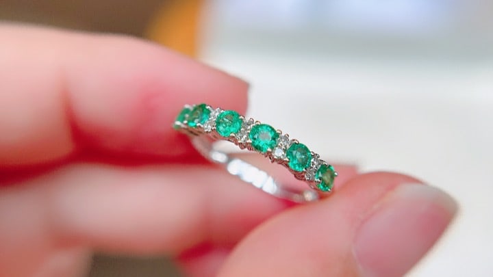 18K Gold Emerald Ring - 5