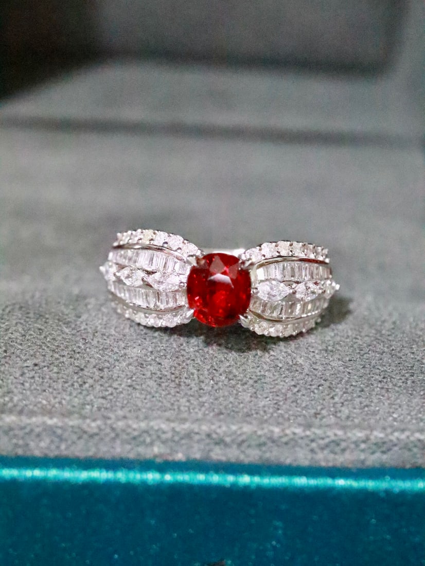 18K Gold Natural Unheated Ruby Ring: This ring showcases a perfect blend of vintage and modern design, with a richly colored and pure main stone, flawless in its crystal structure. The natural allure of the unheated ruby is perfectly emb