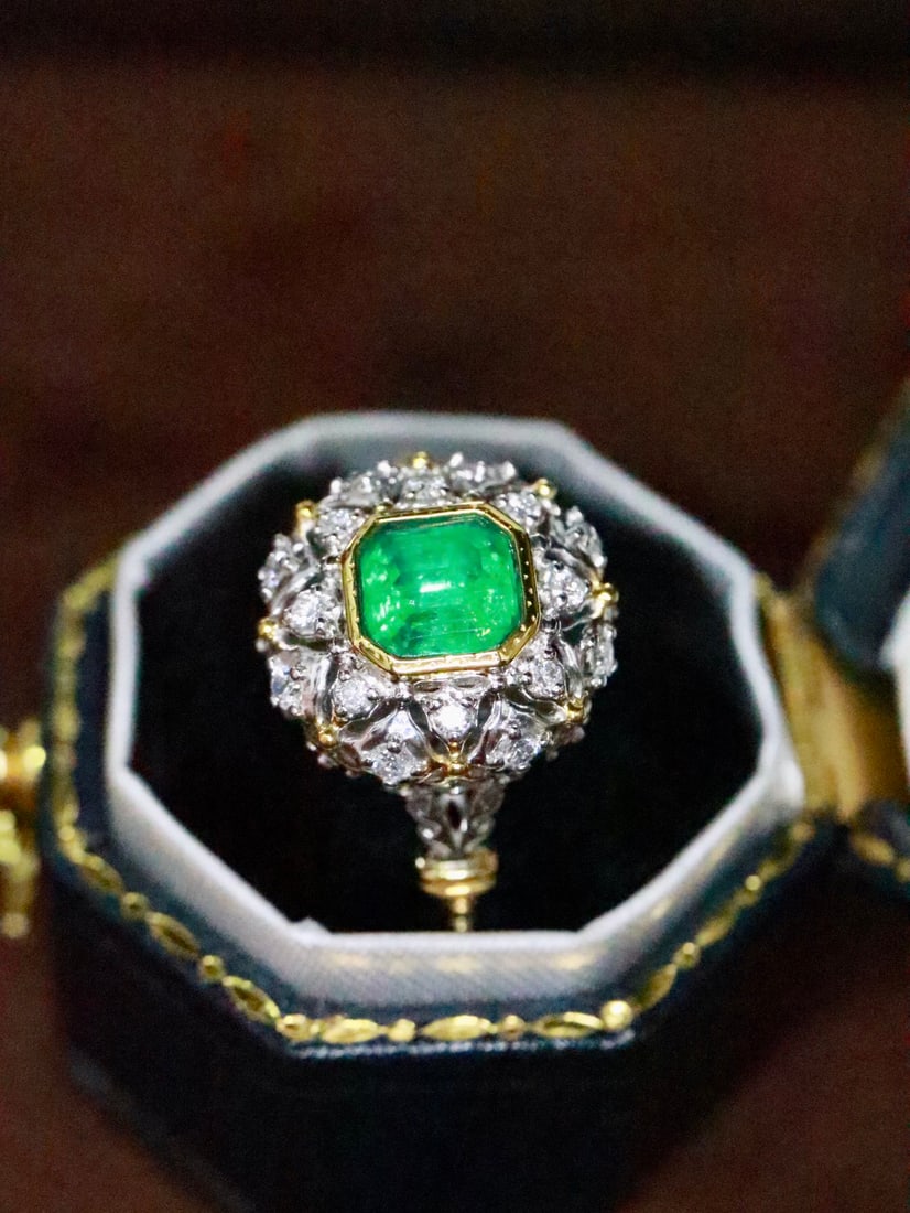 Platinum Natural Emerald Ring - 2