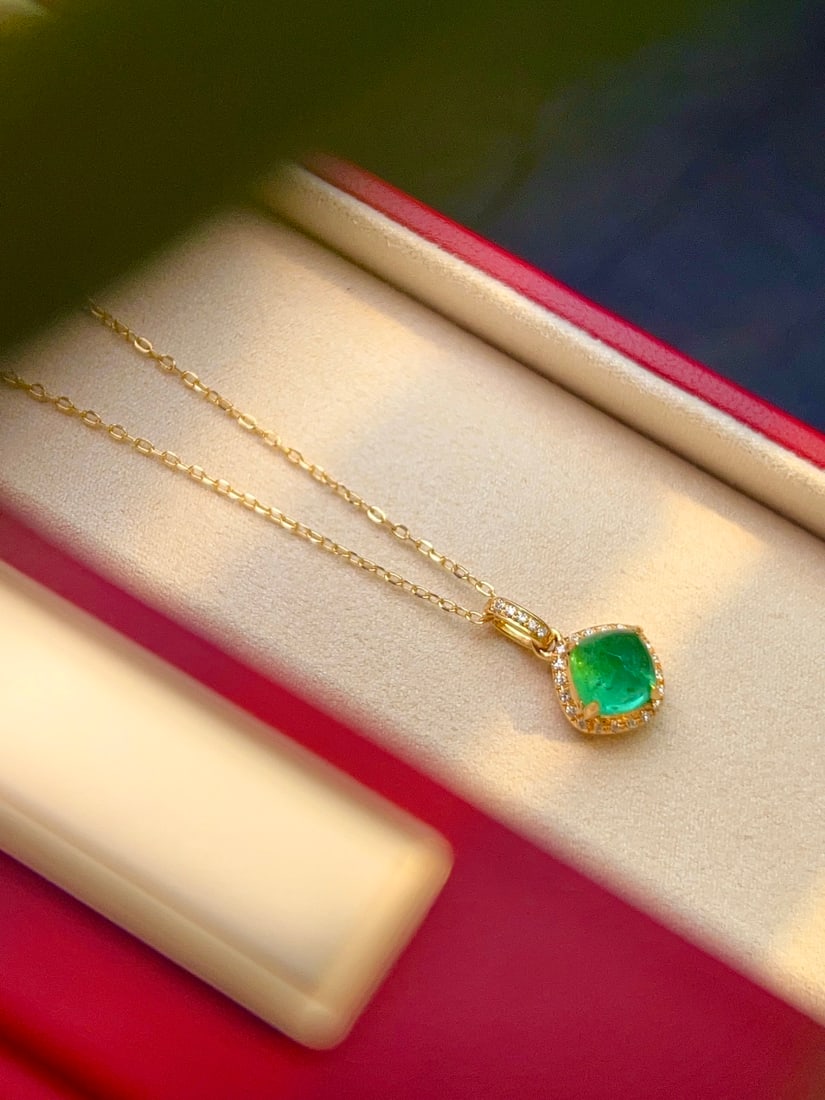 Natural Emerald Pendant - 3