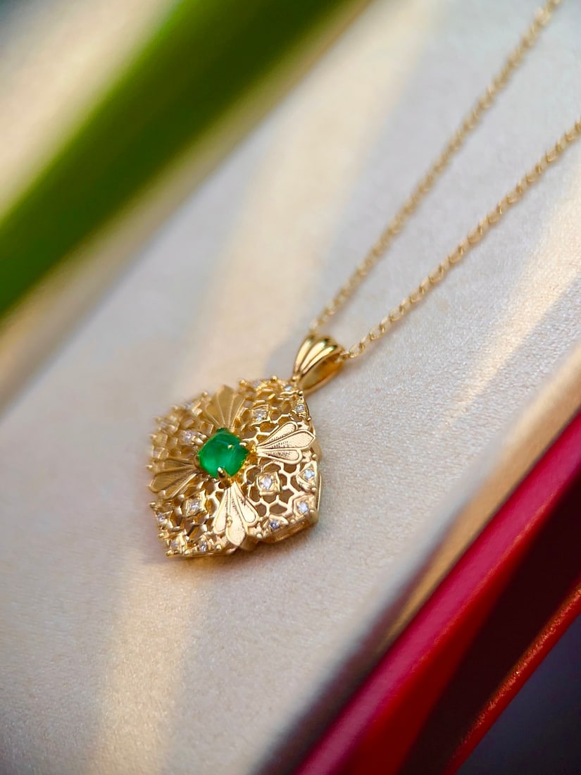 Natural Emerald Pendant - 3