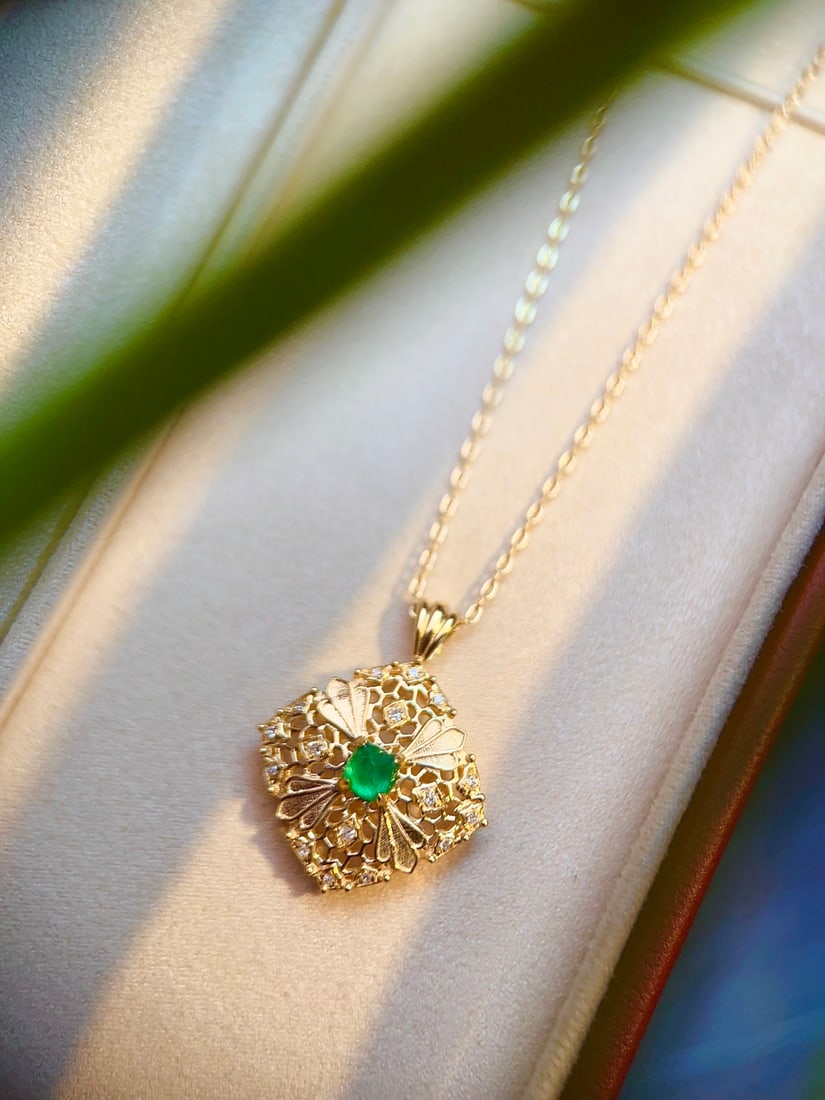 Natural Emerald Pendant - 4