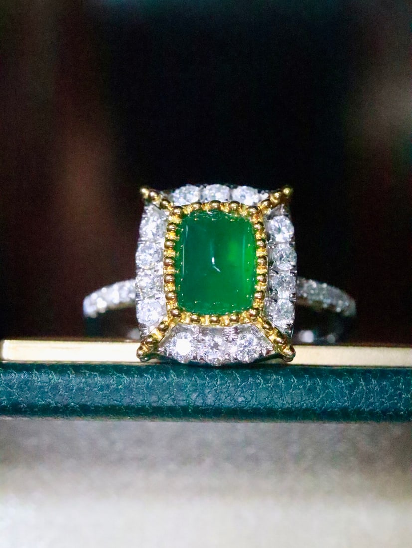 18K Gold Emerald Ring - 4