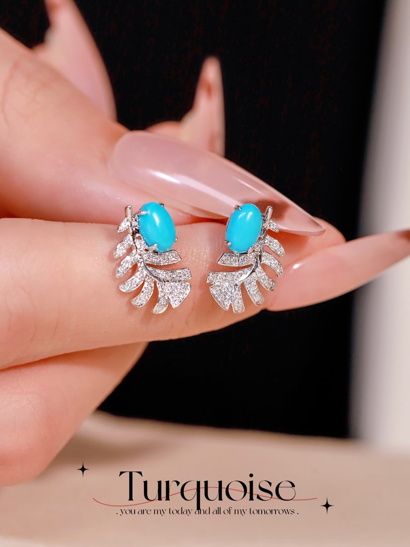 Natural Turquoise Earrings: These earrings feature natural turquoise as the main stone, exuding a sense of lightness and softness. The exquisite design showcases the dreamy blue hue of the turquoise, captivating the beholder.