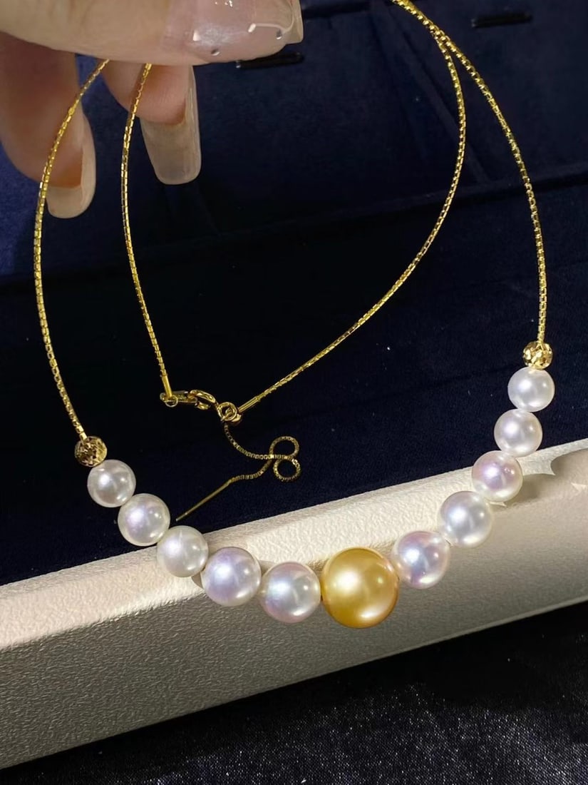 925 Sterling Silver Seawater Pearl Necklace: This bracelet features an elegant white gold hue, paired with saltwater pearls that exude a captivating luster. The pearls range in size from 6-11mm, showcasing a natural beauty. S925 sterling silver 
