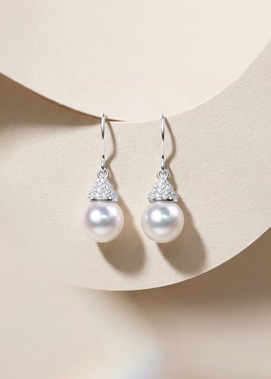 S925 Silver Akoya Pearl Earrings: These earrings feature elegant Akoya pearls with a lustrous sheen and slightly blemished round surface, showcasing natural beauty. Paired with S925 silver, the design is simple yet exquisite, suitable