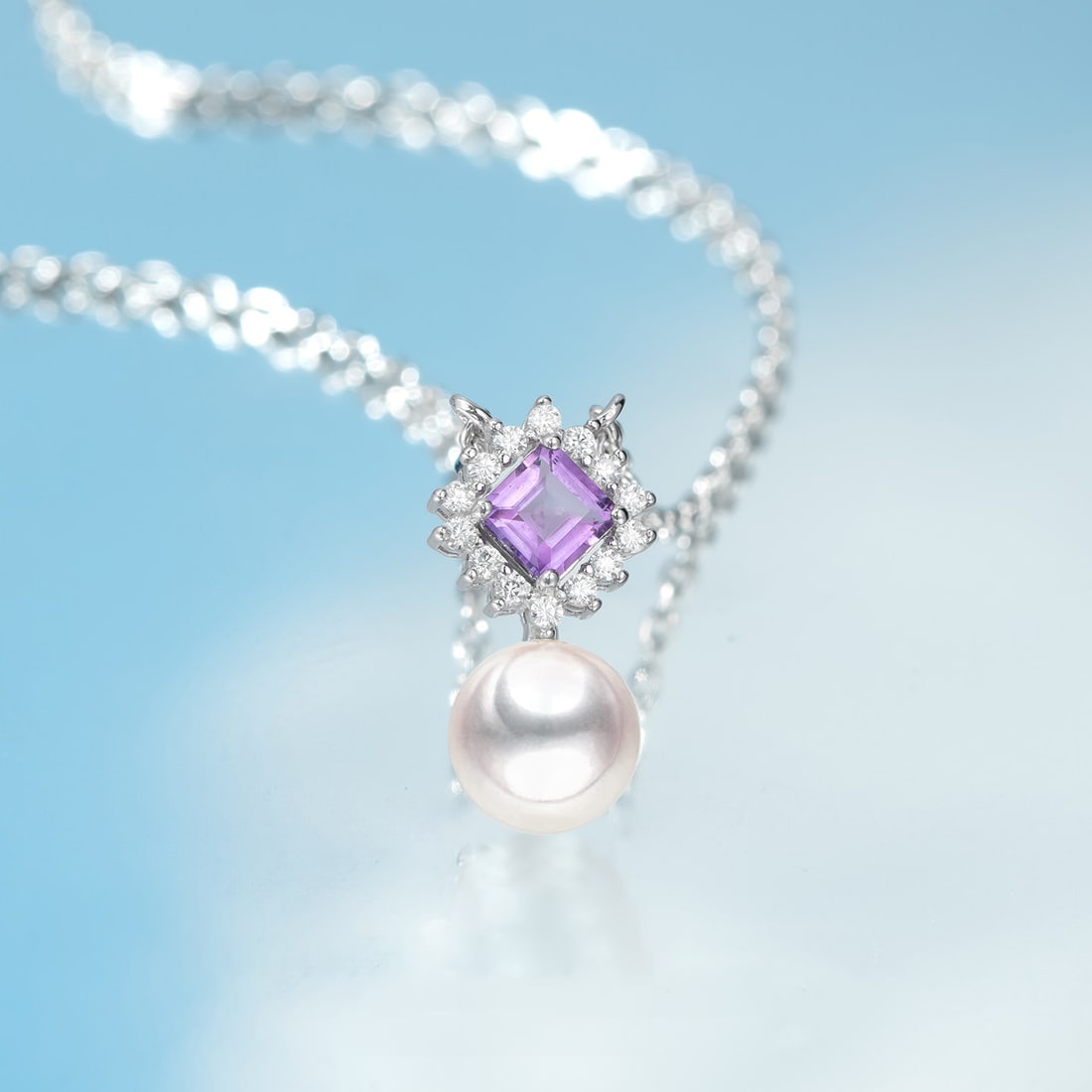 S925 Silver Amethyst Akoya Pearl Necklace Pendant: This necklace pendant elegantly showcases the perfect combination of amethyst and Akoya pearl. The S925 silver material adds a touch of nobility. The luster of the pearl and the color of the amethyst 