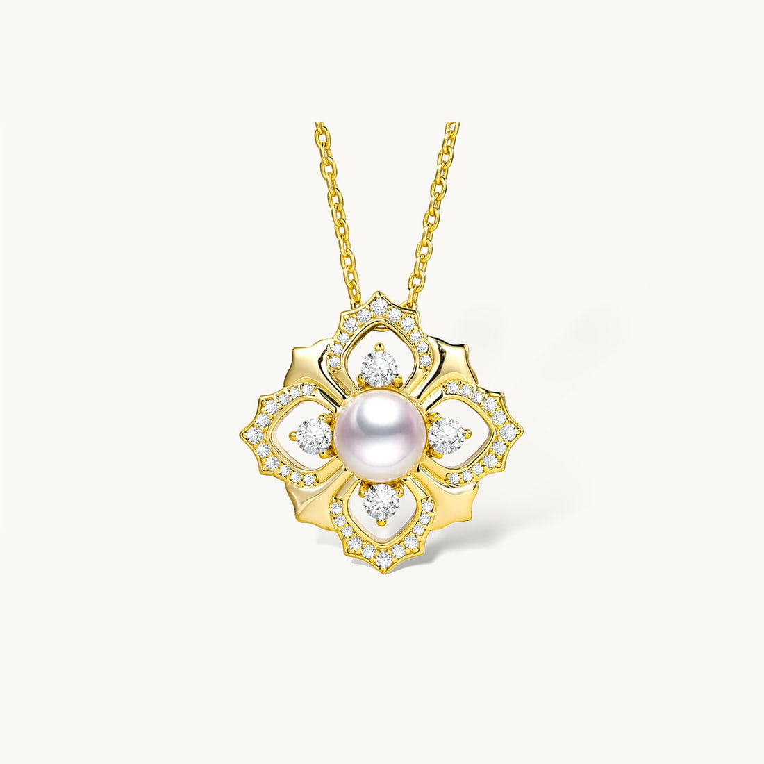 S925 Silver Seawater Pearl Necklace Pendant: This necklace pendant showcases the natural luster of seawater pearls with an elegant design. The S925 silver material perfectly complements the pearls, which have a diameter of 7-8mm, exuding a noble