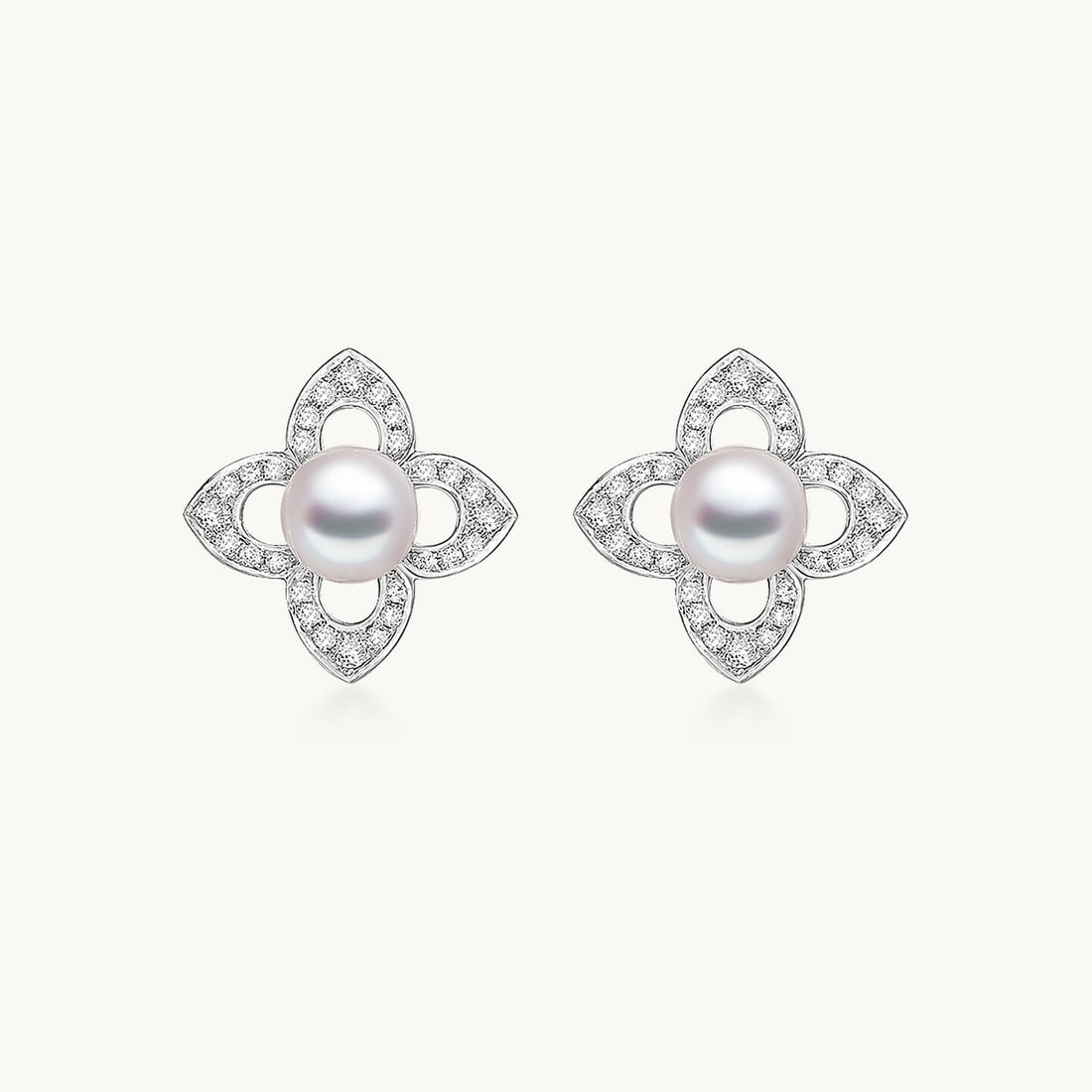 18K Gold Seawater Pearl Earrings: These earrings are meticulously crafted in 18K gold, set with elegant seawater pearls, showcasing a simple yet luxurious style. The luster of the pearls complements the brilliance of the metal, suitab