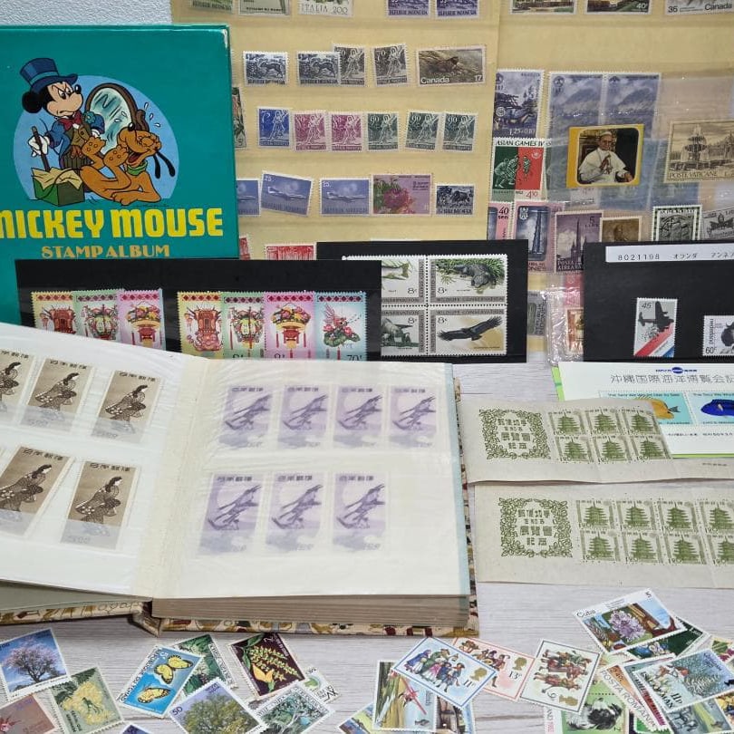 A set of stamps: 14 "Beauty in Retrospect" stamps, 7 "Geese and Moon" stamps, and 21 commemorative: A Set of Stamps: 14 "Beauty in Retrospect" Stamps, 7 "Geese and Moon" Stamps, and 21 "Understanding Stamps" Exhibition Commemorative Stamps. This is a bulk listing of unused stamps. The collection