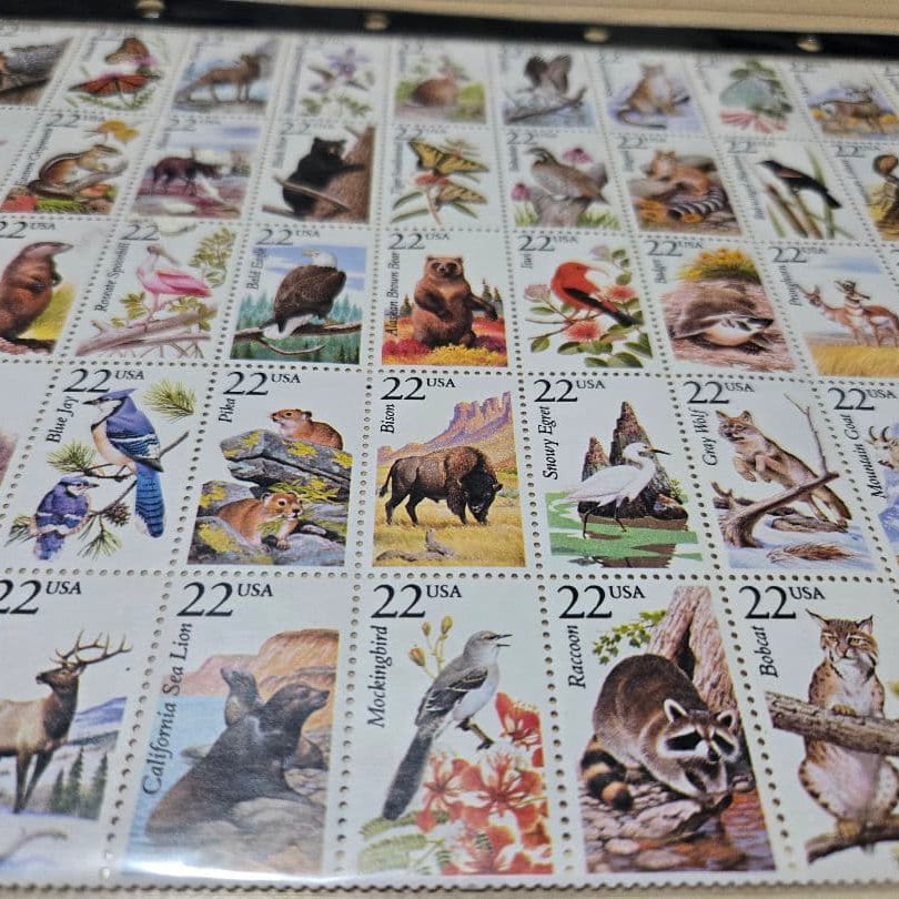 1987 United States Wildlife-Themed Foreign Stamps (50 pieces): This is a set of 50 commemorative stamps issued by the United States Postal Service in 1987 as part of its "American Wildlife" series, featuring exquisite illustrations of various North American wildl