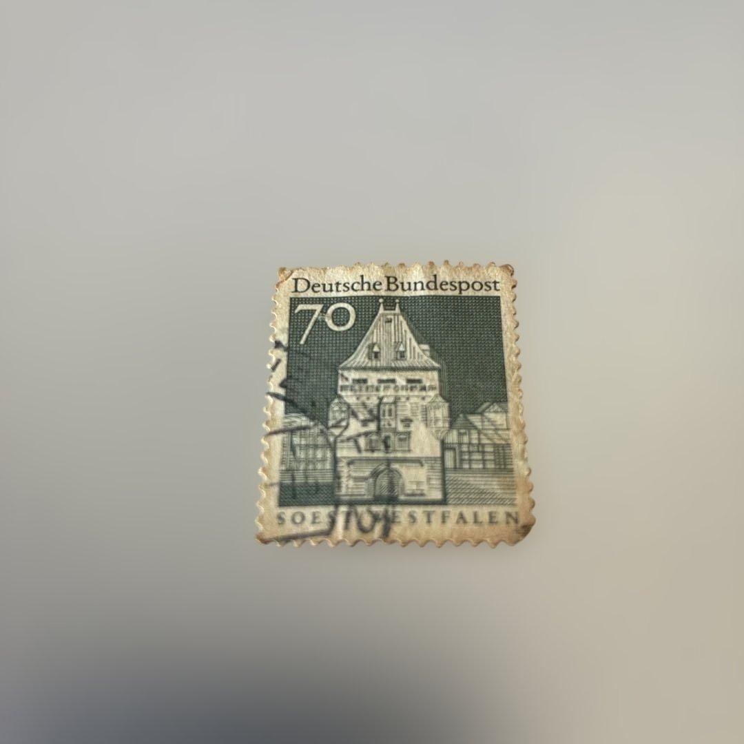 German Federal Post 70 Pfennig Used Stamp: This is a stamp issued by West Germany (Deutsche Bundespost). It features an exquisite design depicting the cityscape and gate tower of the historic town of Soest in North Rhine-Westphalia. [Country