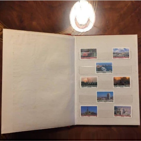 A set of unused Chinese stamps, comprising a total of 102 pieces. (1 of 10)