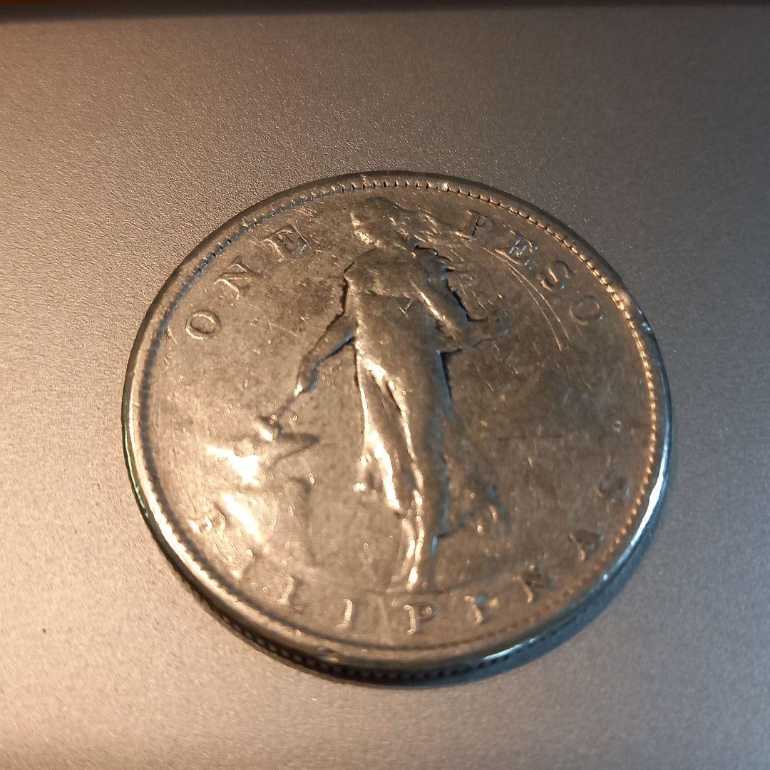 1908 Philippines 1 Peso Silver Coin (1 of 8)