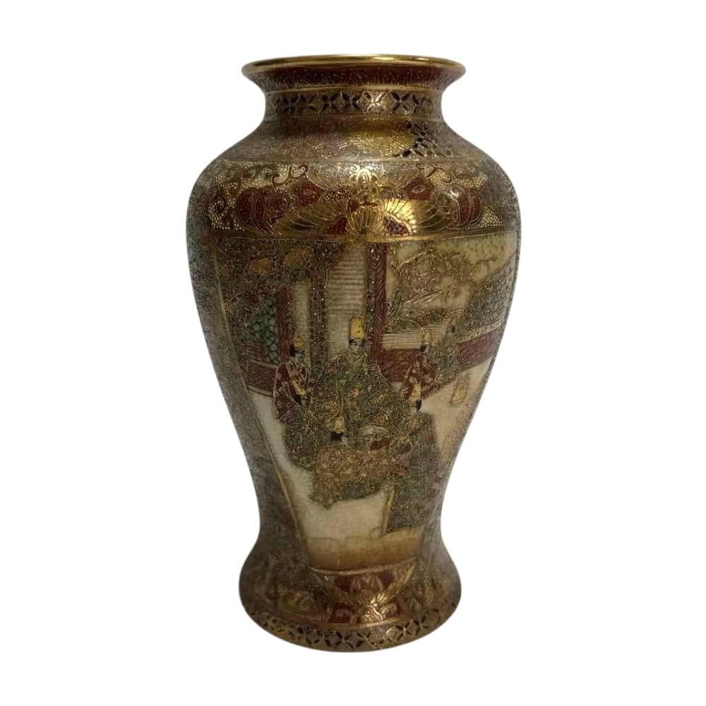 Satsuma ware, Kinrande vase, gilt-decorated vase, figure and landscape motif.: This is a very old Satsuma ware porcelain piece. Gilt relief figure painting (Figures and Customs) This is a brocade window painting depicting figures. There are some minor stains inside, but overall 