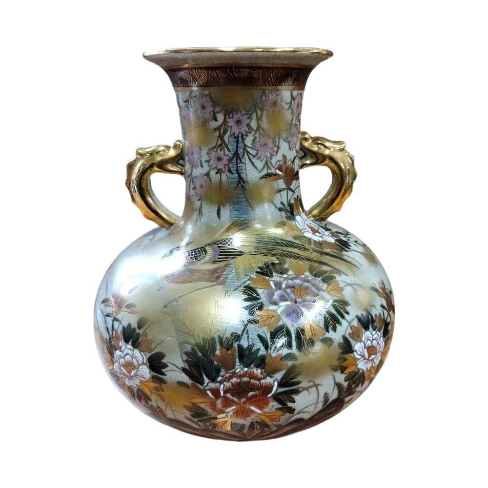 Satsuma-yaki vase with handle, decorated with weeping cherry blossom motif, gilt.: This item is sold as is, lacking the original packaging and other accessories. There are scratches, stains, and other signs of wear on the base. Diameter: 27 cm, Mouth Diameter: 15 cm, Height: 36 cm.