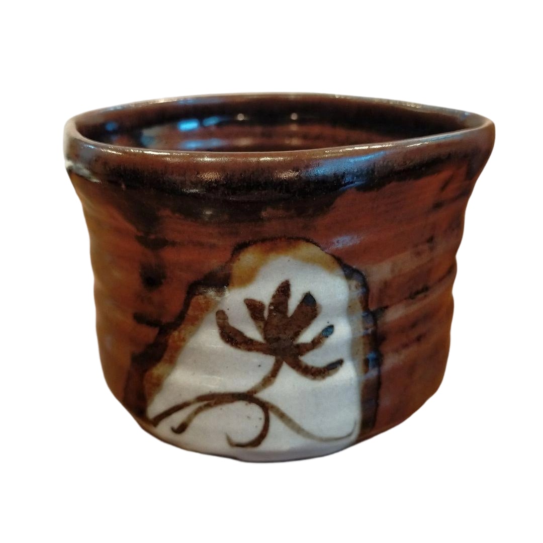Set of Satsuma Ware Tea Bowls: Satsuma-yaki Chawan Set All items shown in the photographs are included. Please refer to the photographs; items are sold as is.