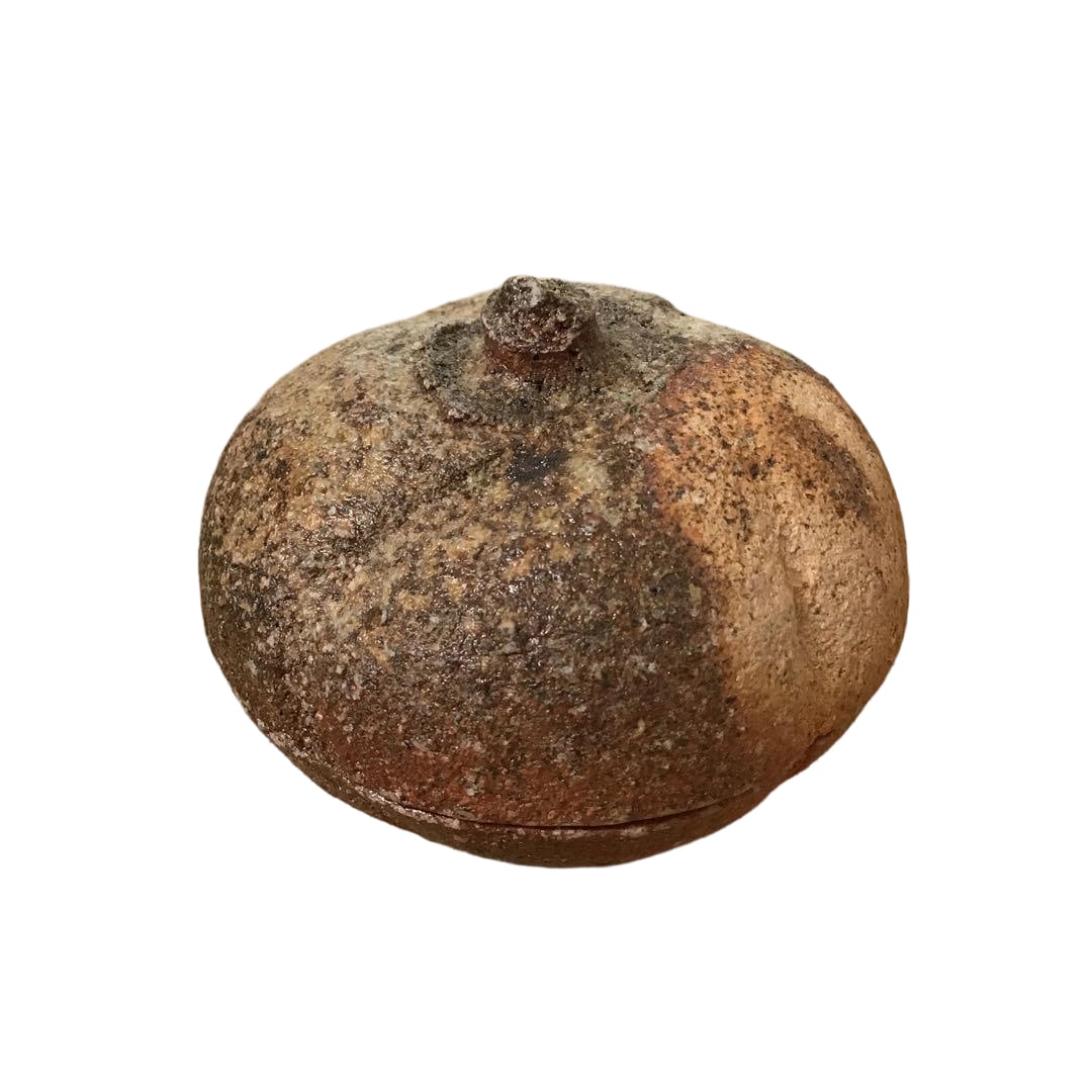 Tokoname-yaki incense box, crafted by the third-generation Living National Treasure, Yamada Jozan.: Dimensions Diameter approximately 65 mm, height approximately 52 mm Box Dimensions Height approximately 88 mm, width approximately 88 mm, depth approximately 85 mm. Carton Dimensions Length approximat