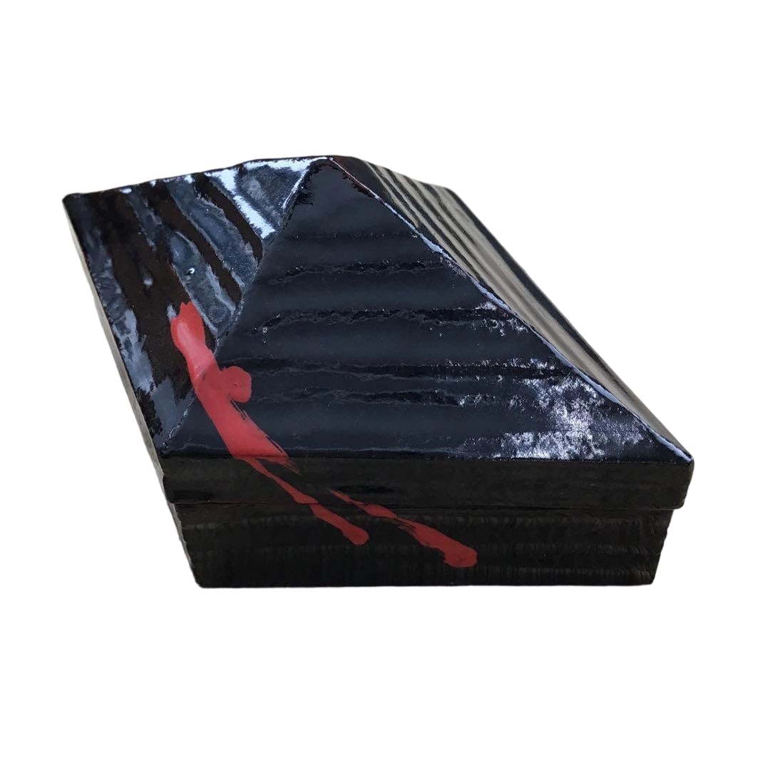 Incense box by Nakamura Rakuzan, ceramic incense shape, original box with one side of the cord (1 of 20)