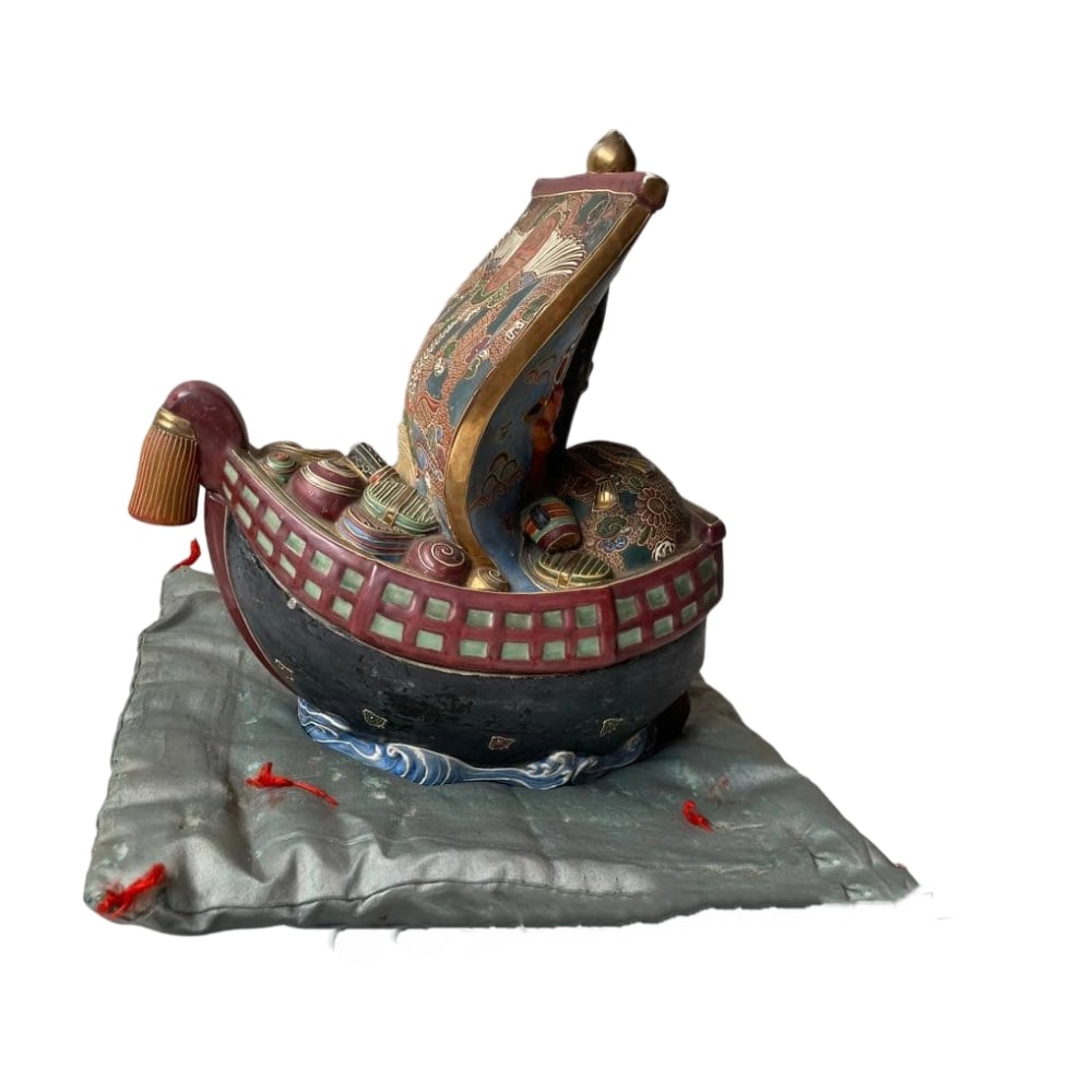Kutani-yaki Treasure Ship, Auspicious Object, Good Fortune, Rare Craftsmanship (1 of 19)