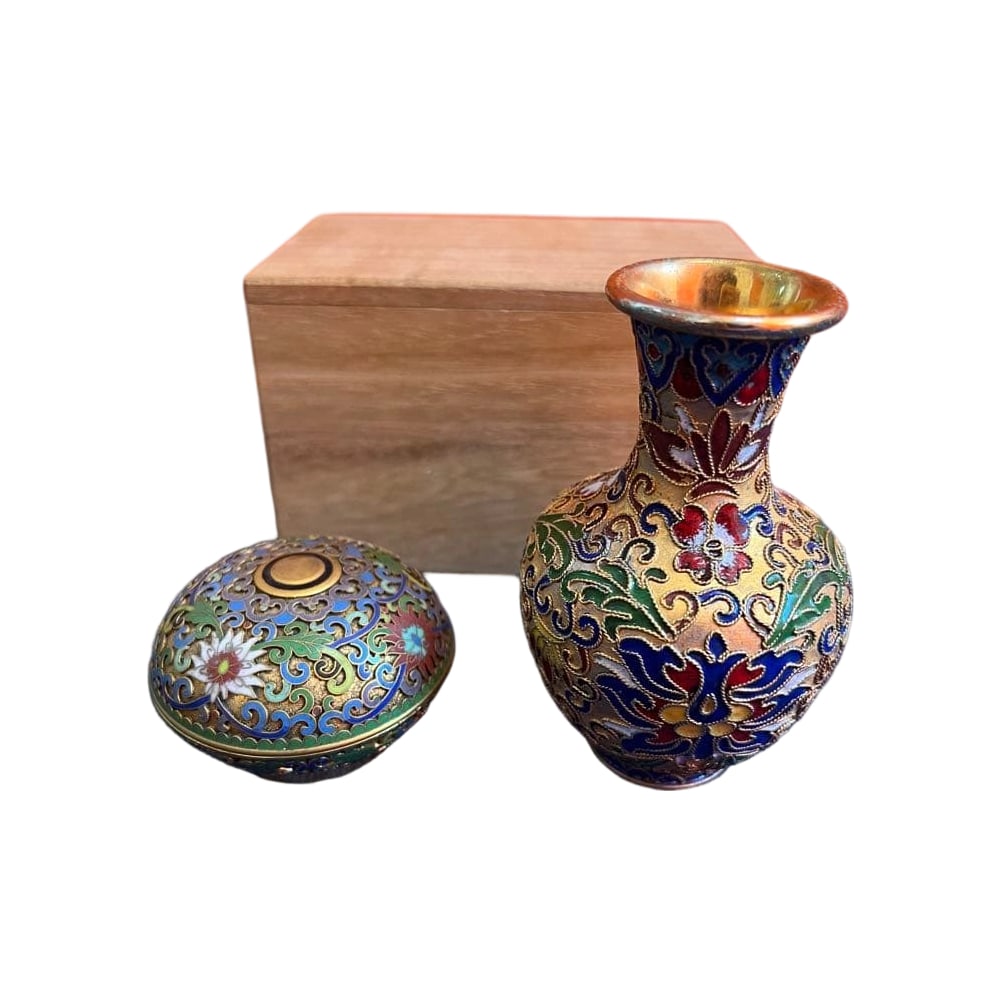 Chinese Cloisonne Enamel Incense Box and Cover, 1 Vase, 1 (1 of 10)