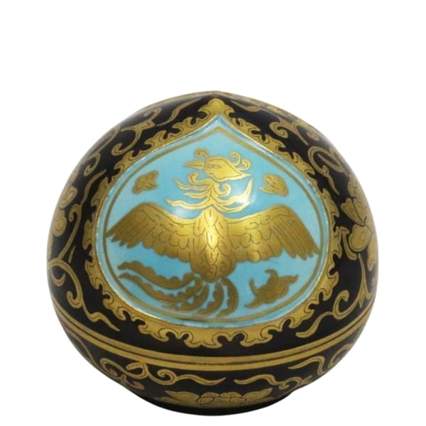 Incense Box - Kochi Ware, Work by Nakamura Suiran: Dimensions: Diameter approximately 5.5 cm, Height approximately 5.5 cm Artist: Nakamura Suiran [Second Generation] Born in 1942 in Kyoto (Showa 17). Graduated in 1961 from the Ceramics Department of