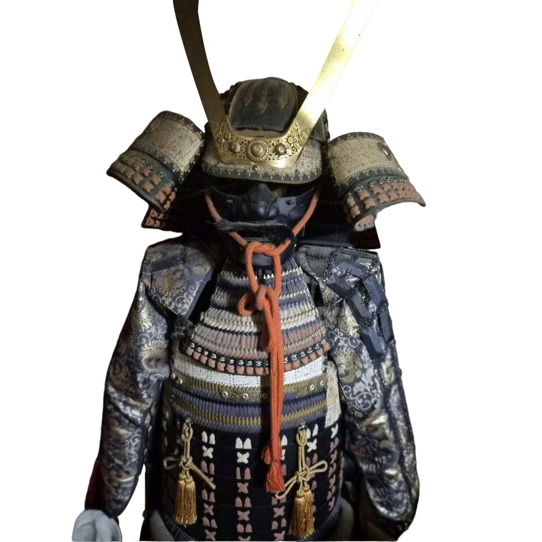 Samurai Armor and Helmet Set with Weapons, Large Decorative Shoes: This is a complete set of armor and helmet. The structure is sturdy, recommended for store display, photography, props, collection, and interior decoration. Everything shown in the photos will be