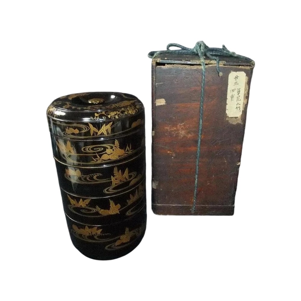 Edo period vine pattern, circular four-tiered food basket, gold lacquer, phoenix motif. (1 of 17)