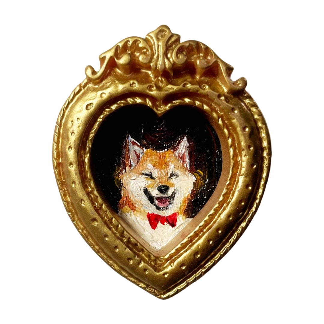 Oil Painting "Smiling Shiba Inu" Original Artwork: Smiling Shiba Inu This is a three-dimensional miniature oil painting depicting a smiling Shiba Inu wearing a red bow tie. Painting dimensions: approximately 2.2cm x 2.5cm Frame: approximately 3.5cm x 