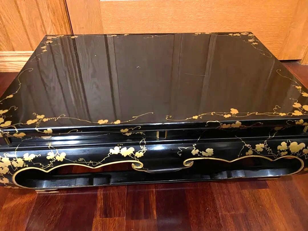 Large Lacquerware Flower Stand with Maki-e Decoration - 14