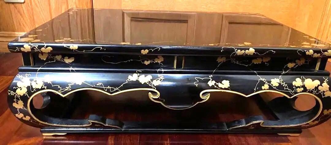 Large Lacquerware Flower Stand with Maki-e Decoration - 16