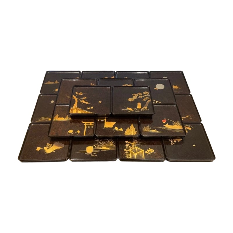 A rare 20-piece lacquerware soup set from the Taisho to Showa Period (1912–1989).: Title Rare Set of 20 Pear-Skin Ground Makie Soup Trays with Changing Auspicious Patterns, Taisho to Showa Period, Original Box Description Height: 4.1cm Width: 27.6cm Original Box Set of 20 Pear-Skin